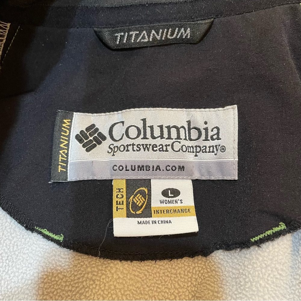 Ladies Soft Shell Jacket by Columbia - Picture 10 of 13